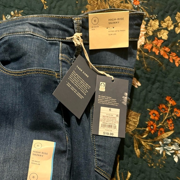 NWT Universal Thread High Rise Skinny Jeans, Size 6, 28 W, Reg., Med. Blue - Picture 2 of 5